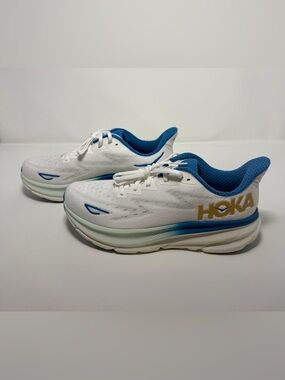 New Without Box Men’s Hoka One One Clifton 9, Frost Gold, Size 8.5 Running Shoes